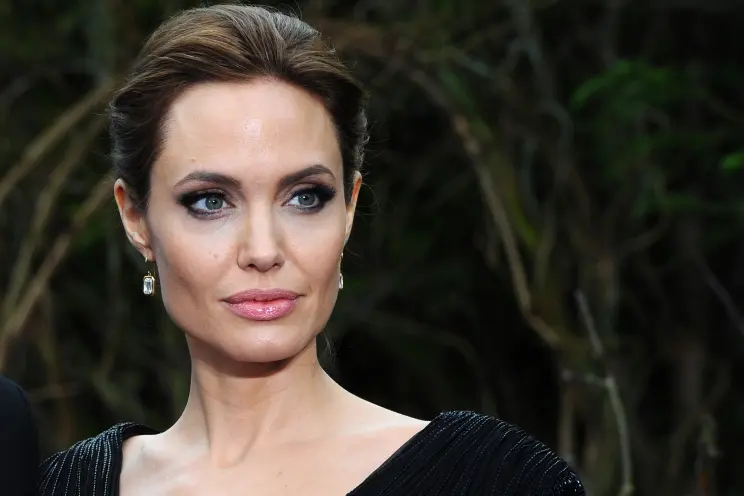 Angelina Jolie's Biography, Nationality,Age, Properties, Weight, Height ...