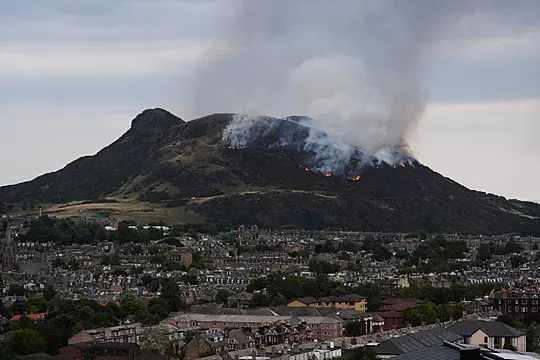 Fire breaks out on Edinburgh landmark Arthur’s Seat